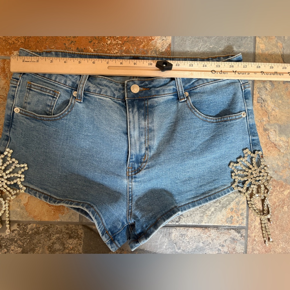 Akira Glamour Rhinestone Jean Shorts Size XL Grunge Rockstar NWOT - Picture 4 of 8
